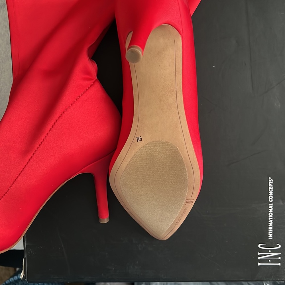 Red over the knee stretch boots - Picture 3 of 7